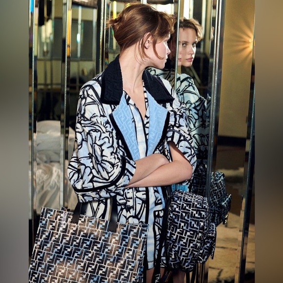 FENDI 🤩-Roma-Joshua-Vides- Robe size 40 - Picture 1 of 15